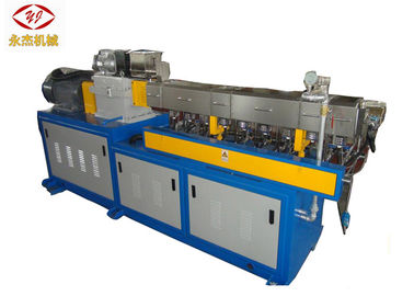 Chine Double machine horizontale d&#039;extrusion de polymère de vis avec le circuit de mise à l&#039;air libre de vide usine